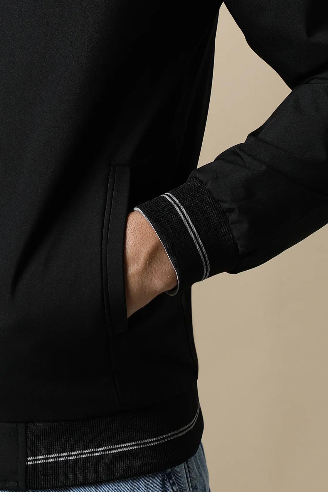 Upgrade your wardrobe with this fashionable Men's Black Reversible Windbreaker with Dual-Tone Design from Fort Collins. Shop online now to add this stylish piece to your clothing collection, available in India.