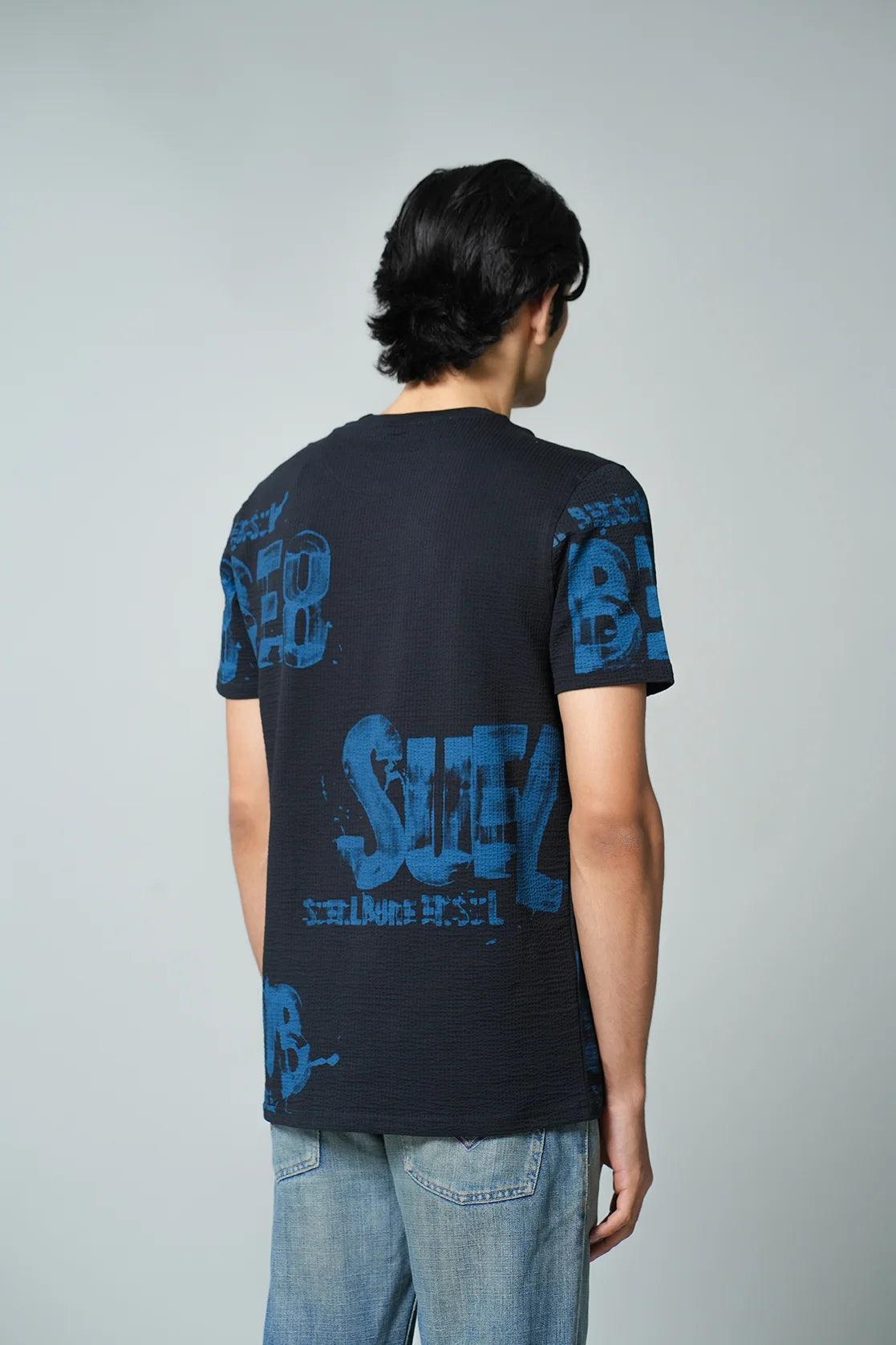 Upgrade your wardrobe with this Men's Black Structured Cotton-Lycra Graphic T-Shirt from Fort Collins. Shop online and enjoy the latest trends from anywhere in India.