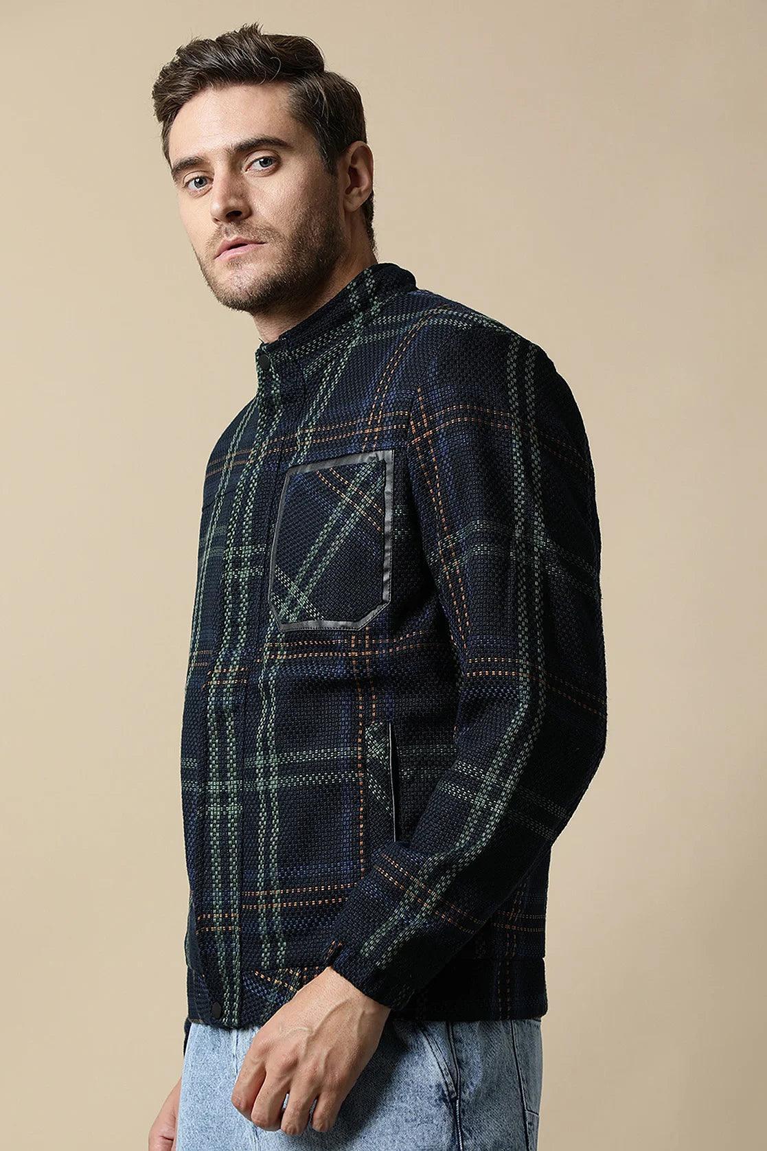 Discover Fort Collins' stylish Men's Green Tweed Jacket, complete with a cozy quilted lining. Upgrade your wardrobe online from anywhere in India.
