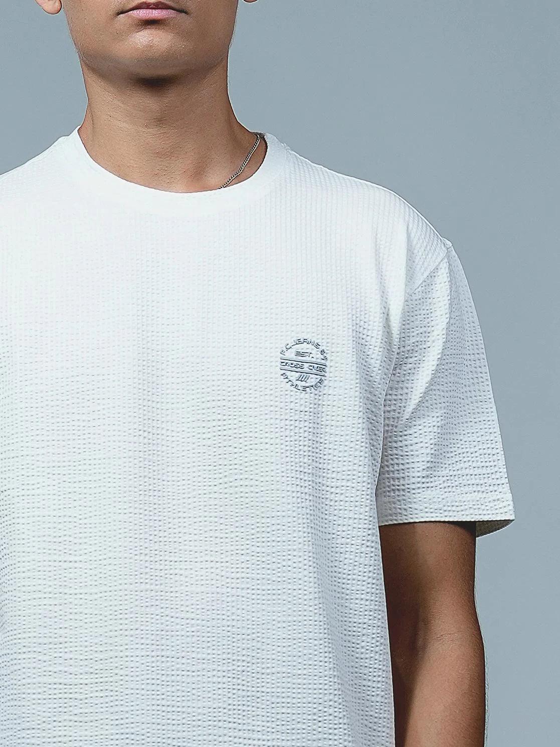 Expertly crafted with structured fabric, this Men's T-Shirt in off white features a classic round neck and boasts a sleek chest logo.