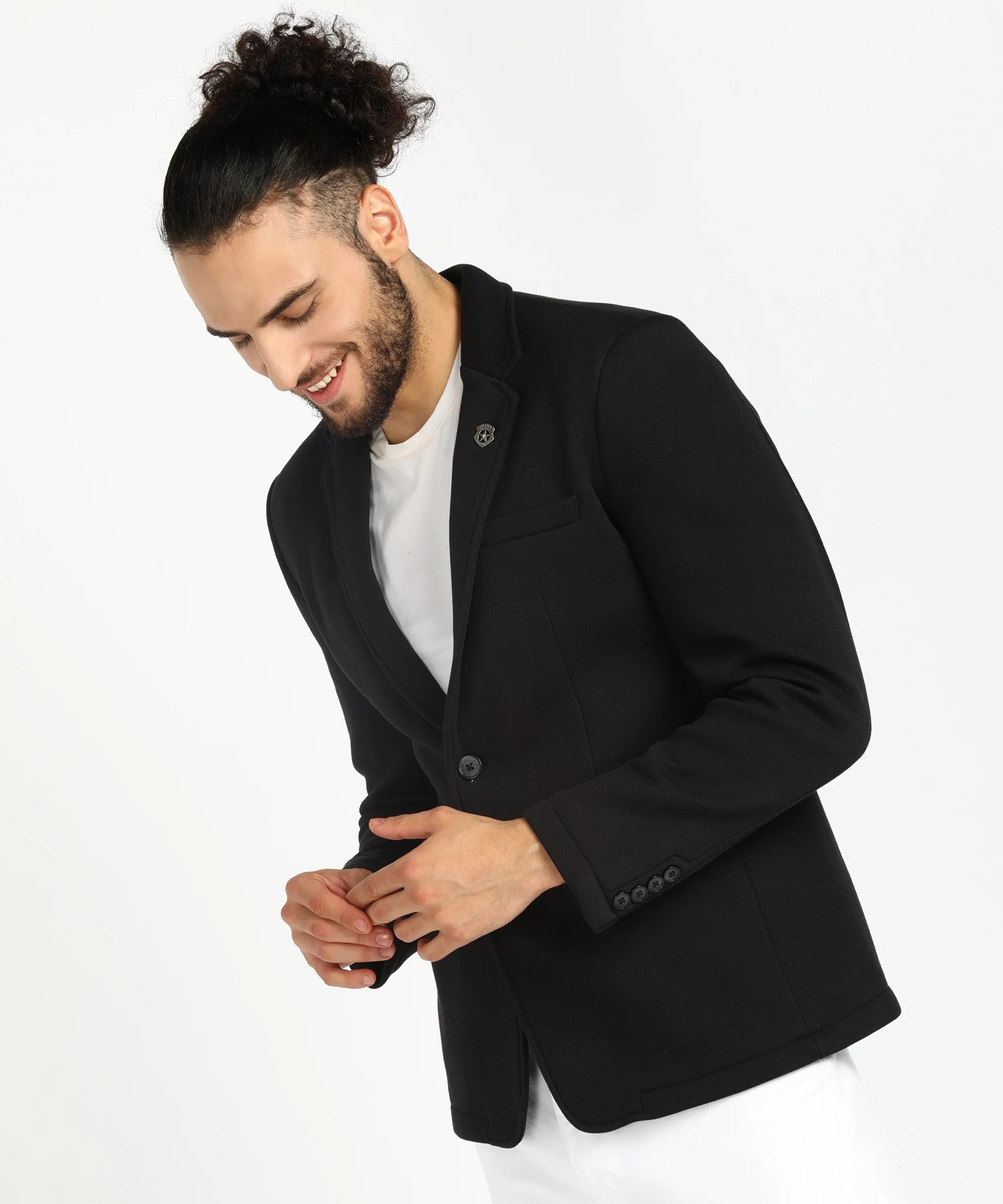 Discover the sophisticated style of the Men's Black Cotton Blend Knitted Blazer with Notched Lapel from Fort Collins. Effortlessly upgrade your wardrobe with this trendy piece, available for purchase online in India.