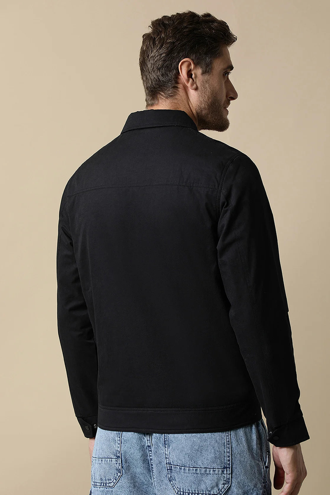 Shop for a stylish upgrade to your wardrobe with the Fort Collins Men's Black Lightweight Jacket featuring dual chest pockets. Purchase now from anywhere in India.