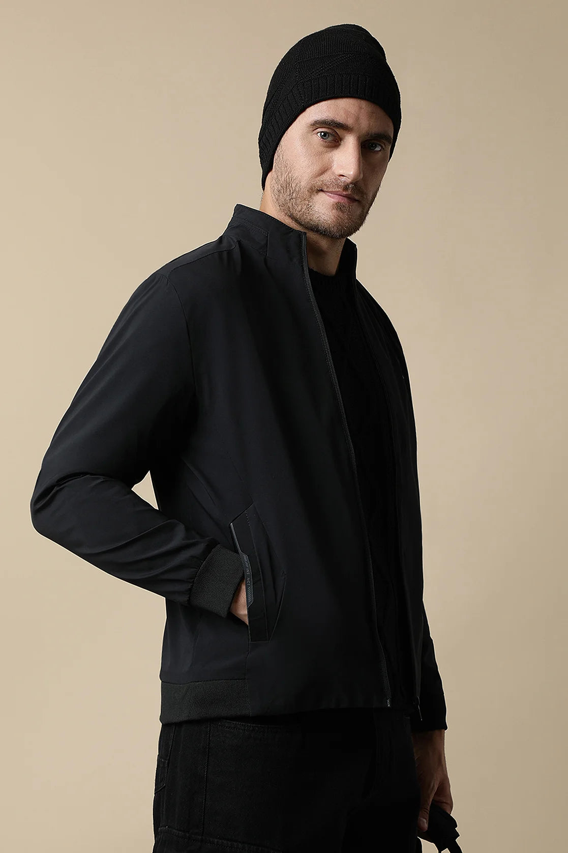 This Men's Black Lightweight Windbreaker Jacket by Fort Collins is the perfect addition to any fashionable wardrobe. Explore our online store and upgrade your look from anywhere in India.