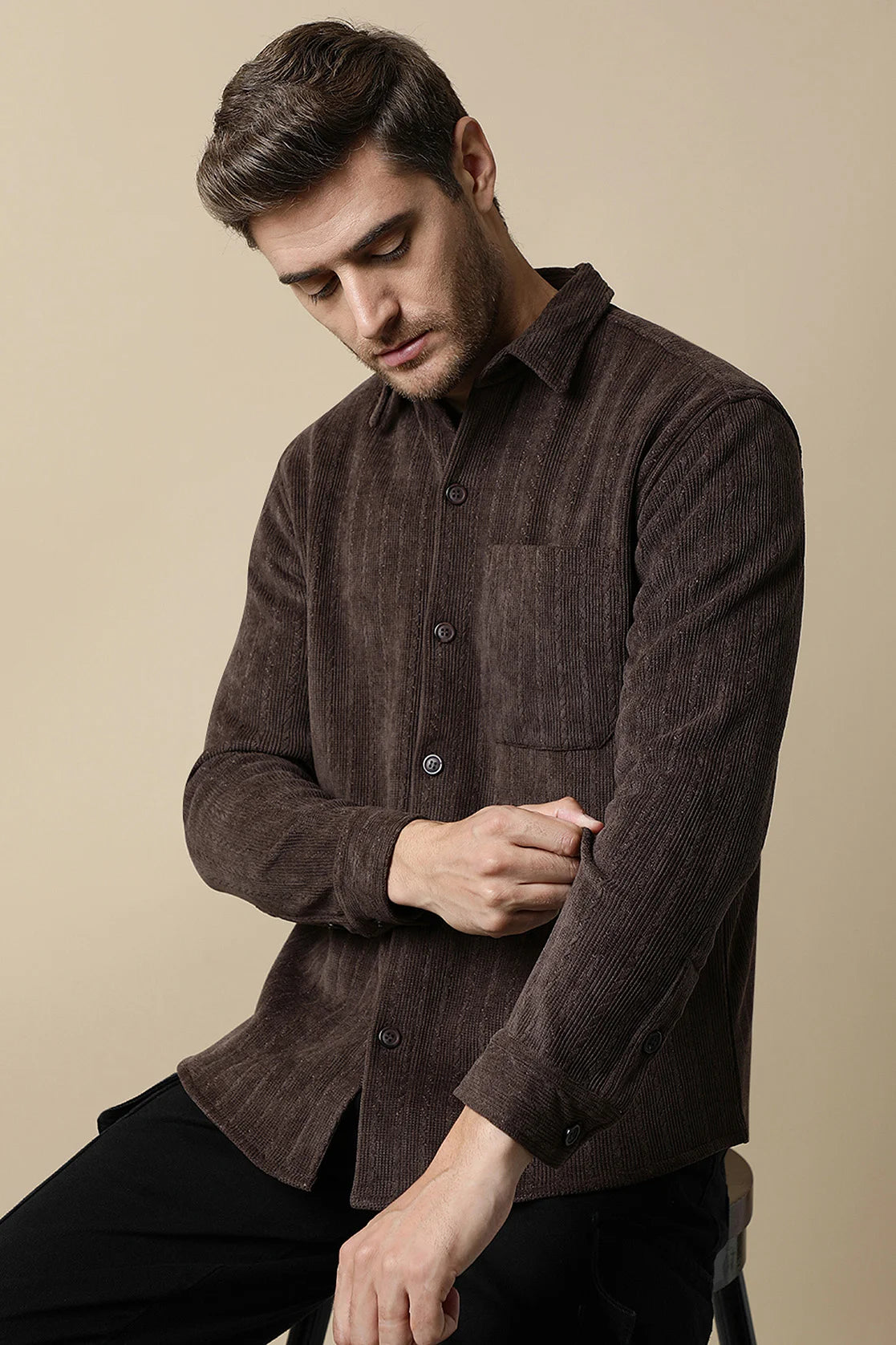 Upgrade your wardrobe with the Men's Coffee Brown Knitted Button Down Shacket from Fort Collins. Shop now online for a stylish look from anywhere in India.