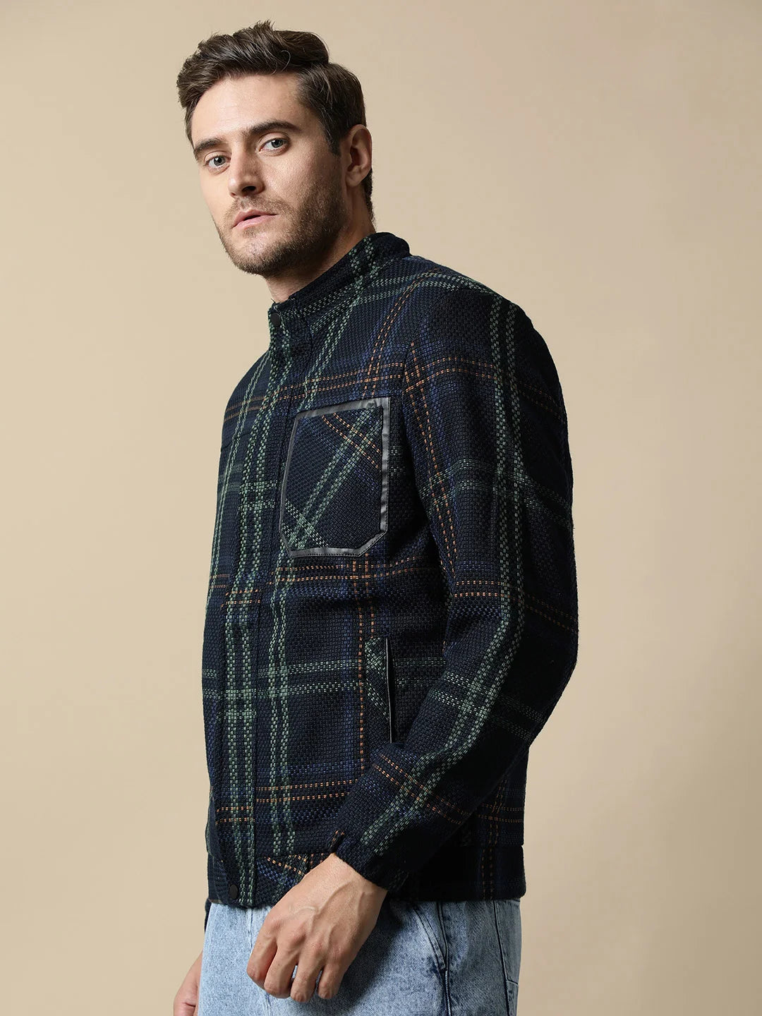 Discover Fort Collins' stylish Men's Green Tweed Jacket, complete with a cozy quilted lining. Upgrade your wardrobe online from anywhere in India.