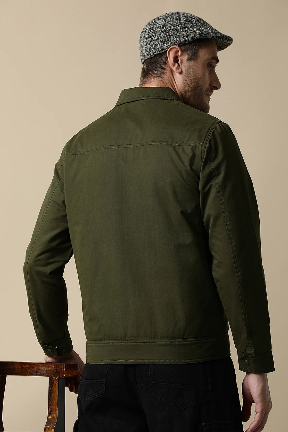 Upgrade your wardrobe with the Men's Olive Lightweight Jacket By Fort Collins, featuring dual chest pockets. Purchase this stylish and practical piece online from Fort Collins and have it delivered anywhere in India.