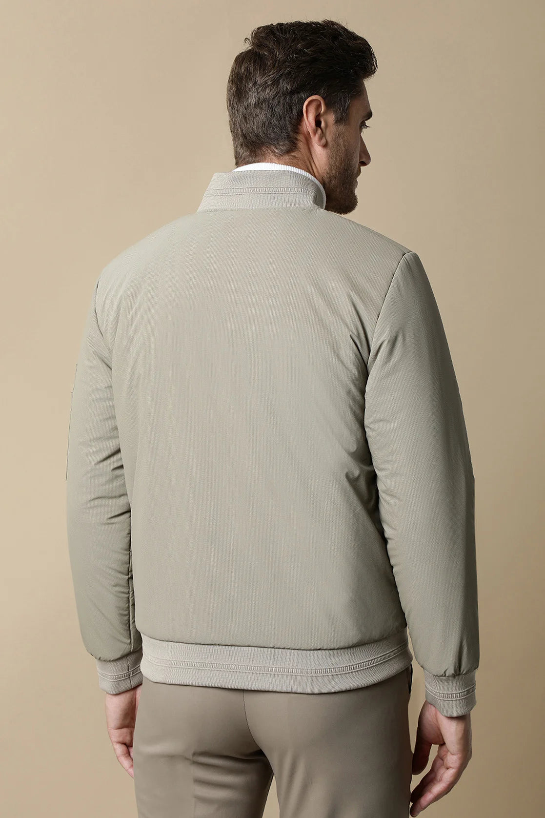 Upgrade your wardrobe with this Men's Sage Green Lightweight Jacket from Fort Collins. The ribbed collar adds a trendy touch to this jacket. Shop now for this must-have piece at any online store in India.