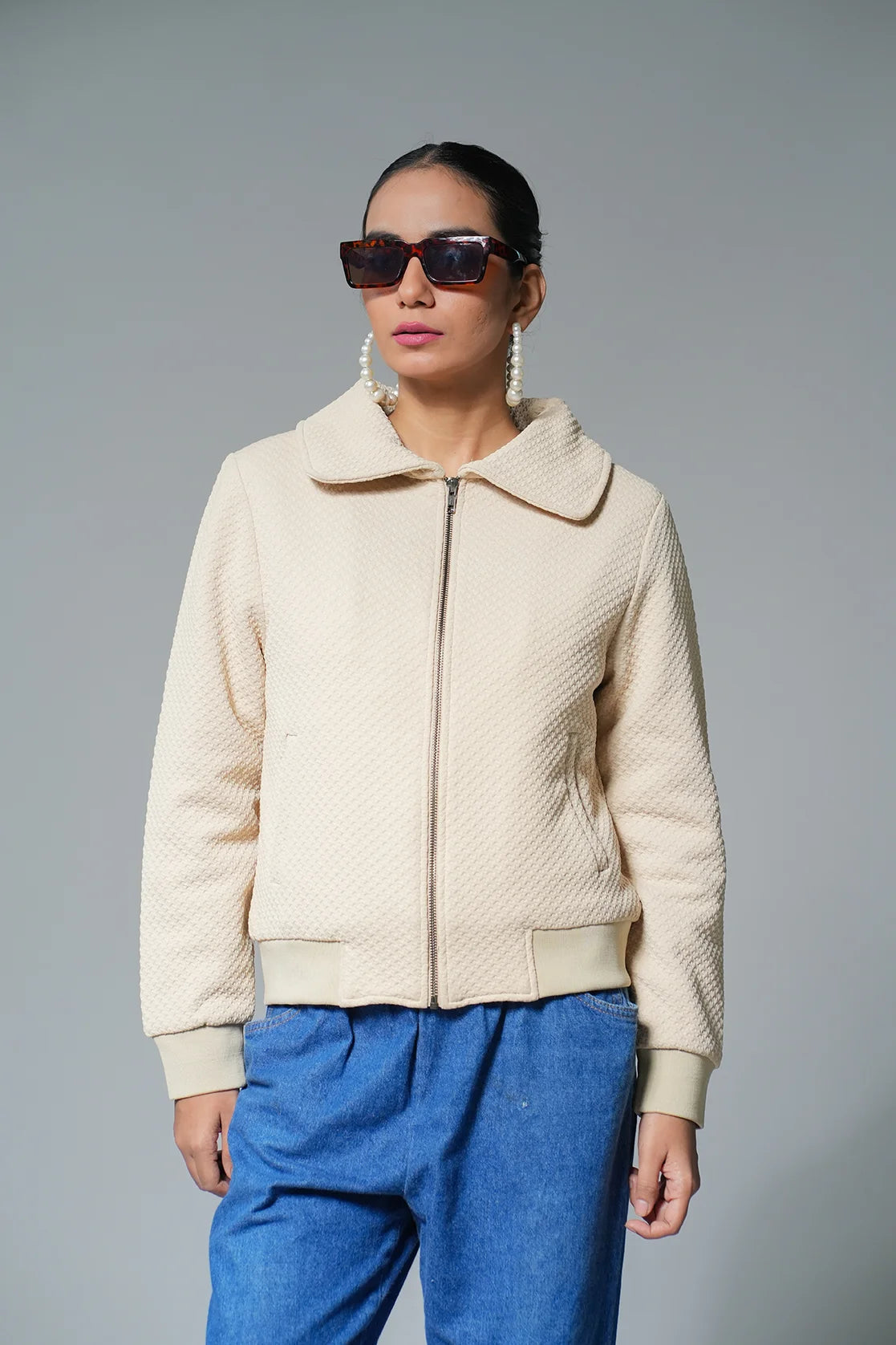 Discover our versatile Women’s Beige Structured Fabric Jacket with Quilted Lining, designed by Fort Collins. Available for purchase online, this stylish addition to your wardrobe can enhance any outfit, no matter where you are in India.