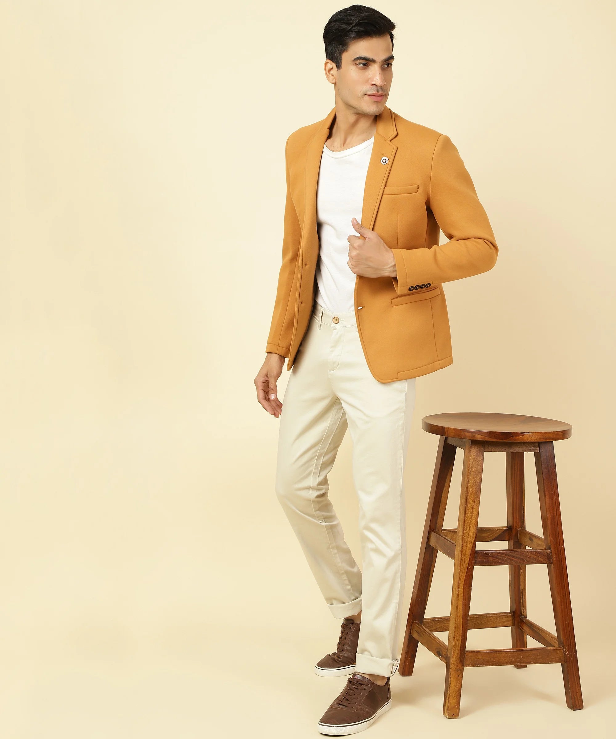 Men's Mustard Knitted Blazer with Notched Lapel By Fort Collins. Shop now online for a trendy wardrobe from anywhere in India.